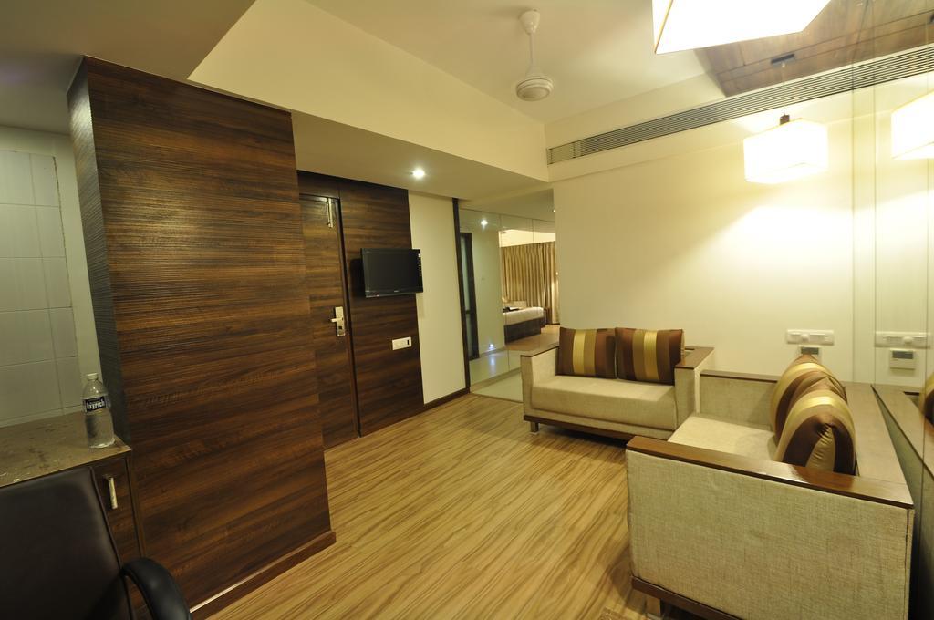Le Grande Residency -Unmarried Couples Are Not Allowed Ahmadabad Zewnętrze zdjęcie