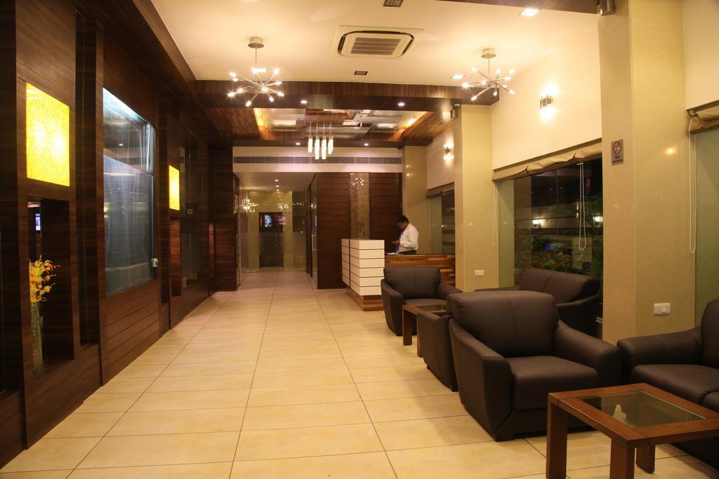 Le Grande Residency -Unmarried Couples Are Not Allowed Ahmadabad Zewnętrze zdjęcie