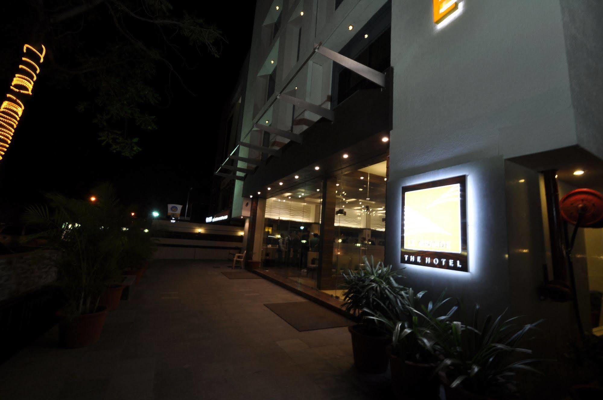 Le Grande Residency -Unmarried Couples Are Not Allowed Ahmadabad Zewnętrze zdjęcie