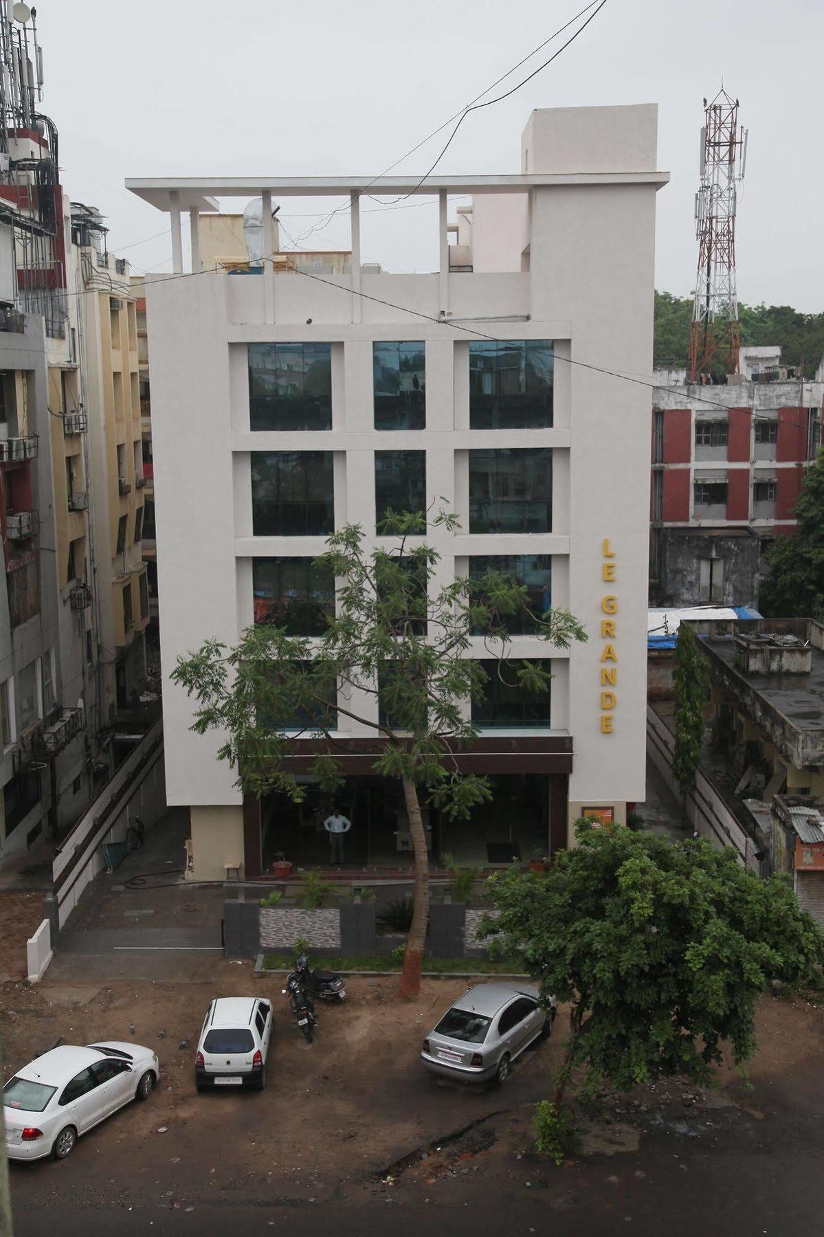 Le Grande Residency -Unmarried Couples Are Not Allowed Ahmadabad Zewnętrze zdjęcie