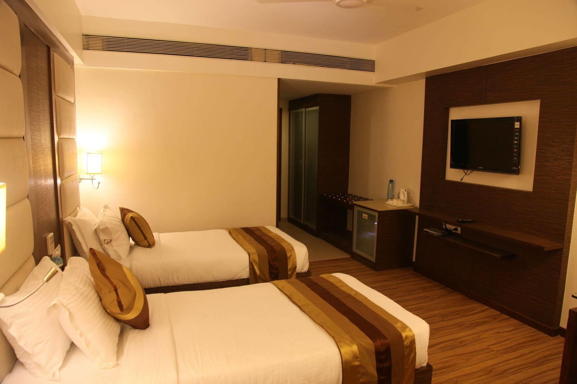 Le Grande Residency -Unmarried Couples Are Not Allowed Ahmadabad Zewnętrze zdjęcie